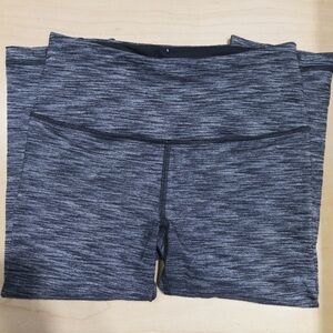 Victoria’s Secret VSX Sport High-Waisted Capri Leggings – Gray XS